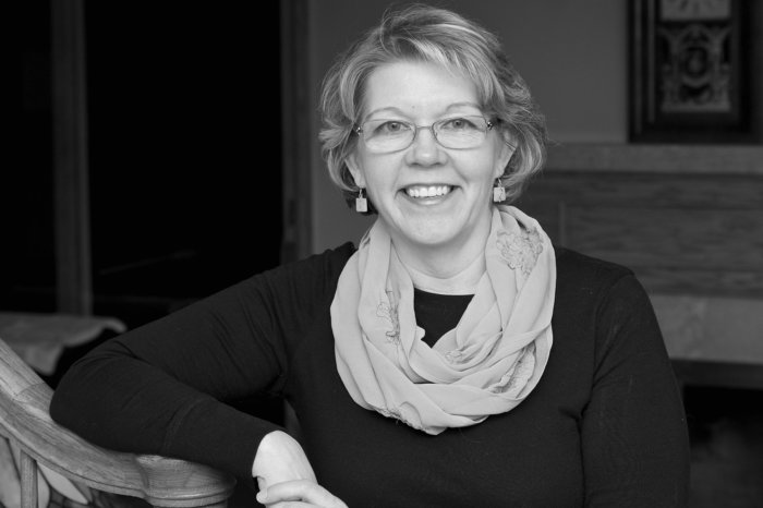 Headshot of Deb McTaggart