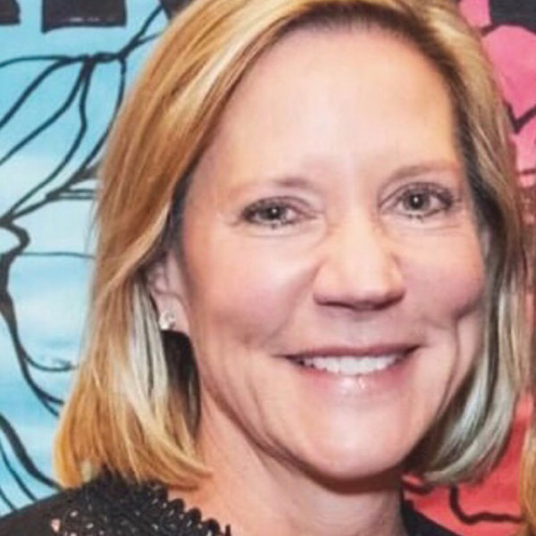 Hilary's headshot